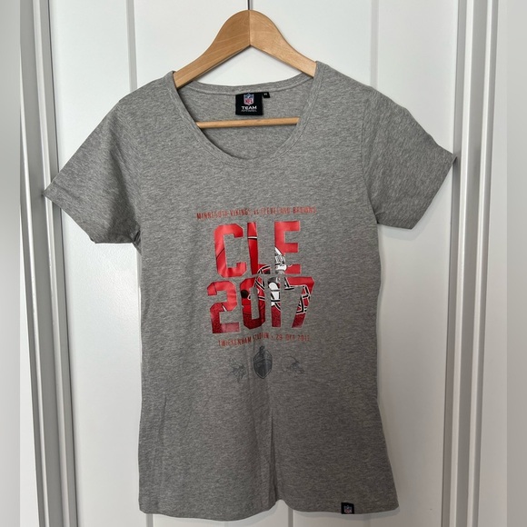 NFL Cleveland Browns: Gray Tee: Size M - Picture 1 of 7